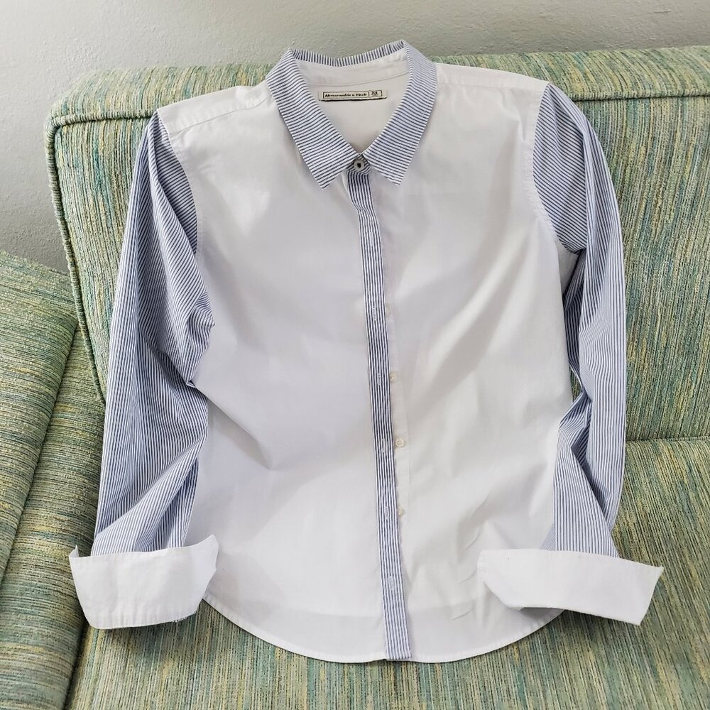 ABERCROMBIE & FITCH BLOUSE